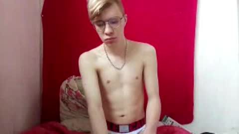 Elliot online show from February 15, 9:08 am
