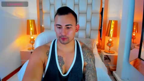 E L L I O T    V E L E Z online show from February 19, 8:41 pm