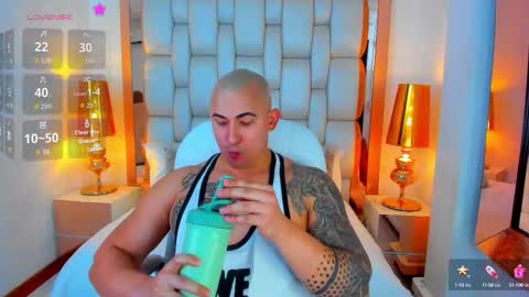 E L L I O T    V E L E Z online show from September 9, 8:41 pm