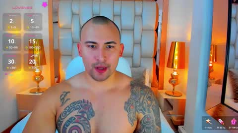 E L L I O T    V E L E Z online show from October 29, 8:43 pm