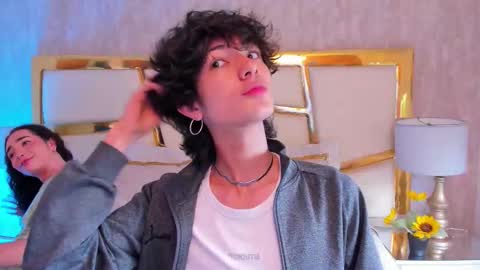 Snapshot of elliotvolkov chatting on January 11, 2:33 pm elliotvolkov online show from January 11, 2:33 pm