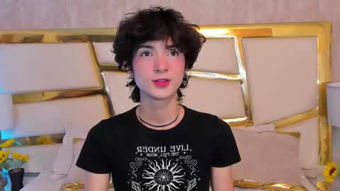 Snapshot of elliotvolkov chatting on January 13, 4:23 pm elliotvolkov online show from January 13, 4:23 pm