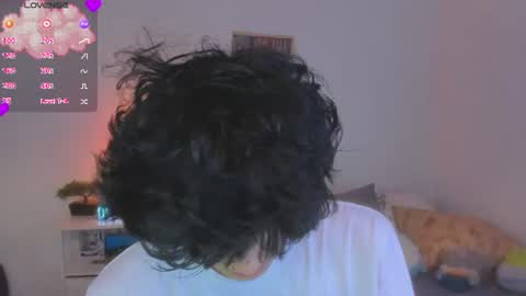 Snapshot of elliotvolkov chatting on June 25, 3:38 pm elliotvolkov online show from June 25, 3:38 pm