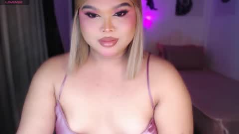 Ellise online show from June 5, 11:54 pm