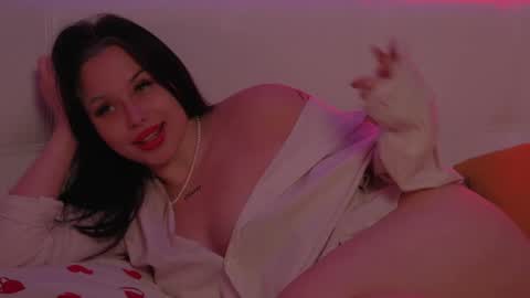Snapshot of ellisweettease chatting on September 30, 5:01 am ElliSweettease online show from September 30, 5:01 am
