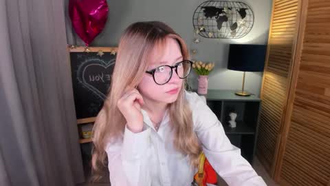 elliup online show from October 5, 1:37 am