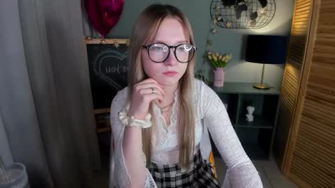 elliup online show from October 6, 8:34 am