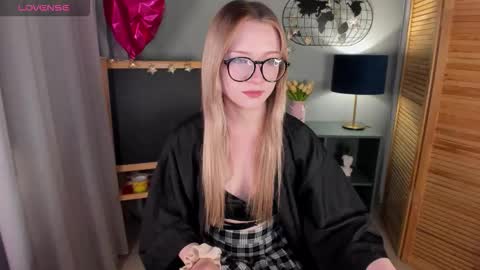 elliup online show from October 13, 8:25 am