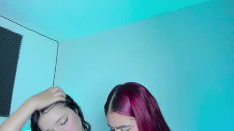 Ellope online show from October 29, 1:19 am