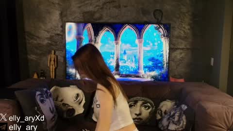 Snapshot of elly_ary chatting on March 25, 10:38 pm elly_ary online show from March 25, 10:38 pm