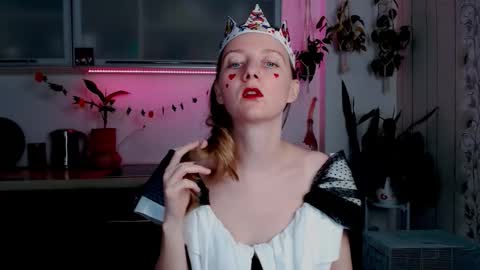 Snapshot of elly_helly chatting on October 31, 8:21 pm elly_helly online show from October 31, 8:21 pm