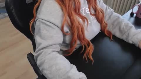 Elly online show from October 31, 7:31 am