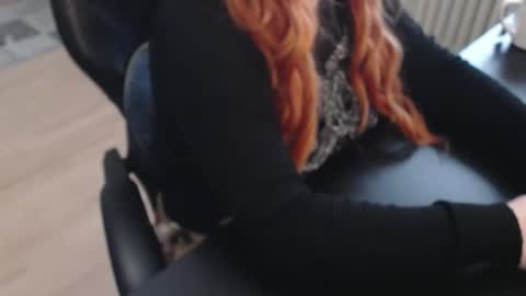 Elly online show from November 22, 2:38 pm