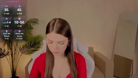 Snapshot of ellya_me chatting on January 6, 8:29 am Ellya online show from January 6, 8:29 am