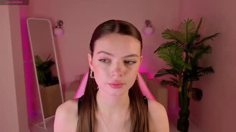 Snapshot of ellya_me chatting on January 7, 8:39 am Ellya online show from January 7, 8:39 am