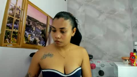 Snapshot of ellybloom chatting on June 21, 2:30 pm ellybloom online show from June 21, 2:30 pm