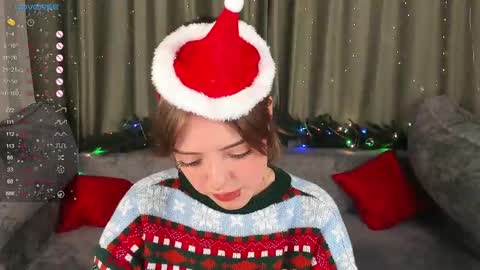 Snapshot of ellyford chatting on December 9, 1:45 pm Elly online show from December 9, 1:45 pm