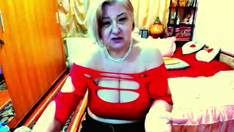 ellyhot53 online show from April 22, 3:24 pm
