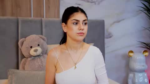 Elly online show from November 9, 1:31 pm