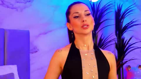 Elly online show from December 16, 9:09 pm