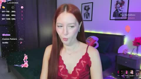 Snapshot of ellypeach chatting on October 1, 12:22 pm EllyPeach online show from October 1, 12:22 pm