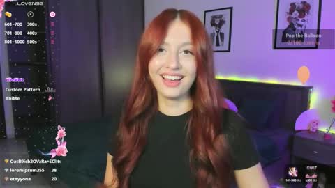 Snapshot of ellypeach chatting on October 6, 8:45 am EllyPeach online show from October 6, 8:45 am