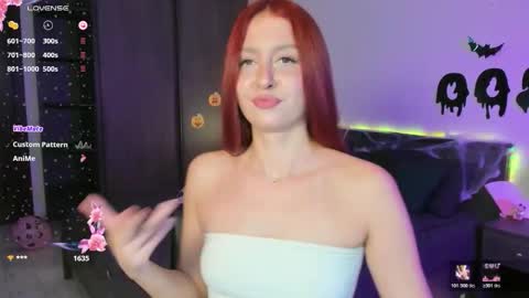 Snapshot of ellypeach chatting on October 22, 4:18 pm EllyPeach online show from October 22, 4:18 pm