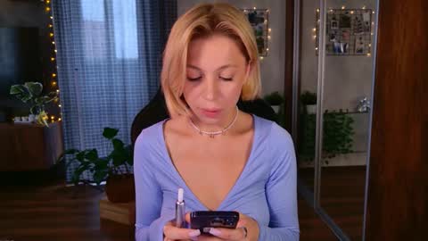 Elly online show from November 27, 5:20 am