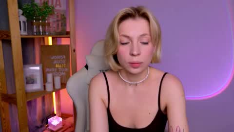 Elly online show from November 30, 3:21 am