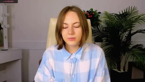 elma_lily online show from November 9, 7:17 am