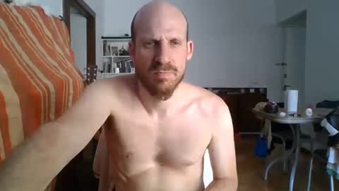 Snapshot of elmatirestrepo chatting on January 2, 4:35 pm Mati Restrepo online show from January 2, 4:35 pm