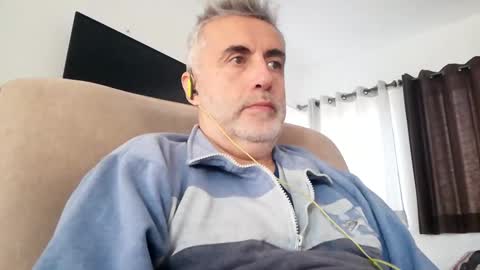 Snapshot of elmejorfvb2 chatting on December 8, 2:09 pm fer online show from December 8, 2:09 pm