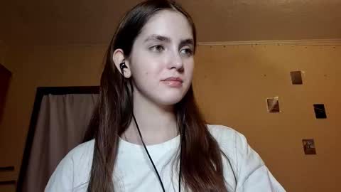 Snapshot of elmeraurora chatting on February 21, 3:24 pm Kate online show from February 21, 3:24 pm