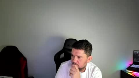 Snapshot of elmerfu chatting on January 30, 11:55 pm Elmer online show from January 30, 11:55 pm