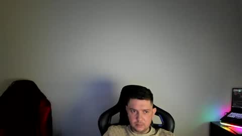 Snapshot of elmerfu chatting on February 4, 4:05 am Elmer online show from February 4, 4:05 am