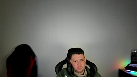 Snapshot of elmerfu chatting on February 4, 10:34 pm Elmer online show from February 4, 10:34 pm