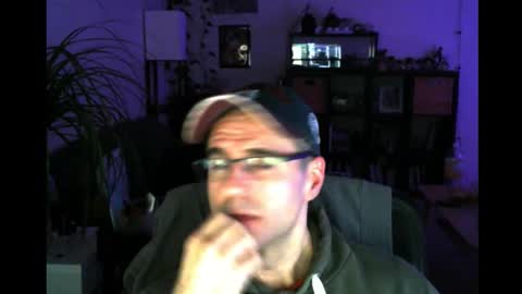 Snapshot of elmetatepeta chatting on February 27, 9:53 am ElMetaTeDa online show from February 27, 9:53 am