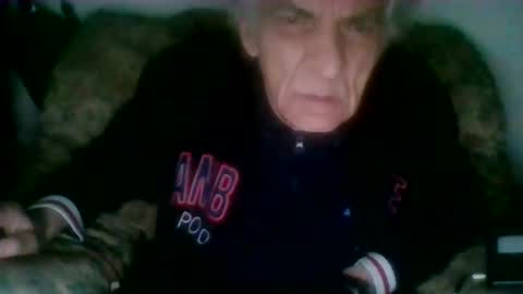 Snapshot of elmo191271 chatting on October 17, 6:49 am elmo191271 online show from October 17, 6:49 am