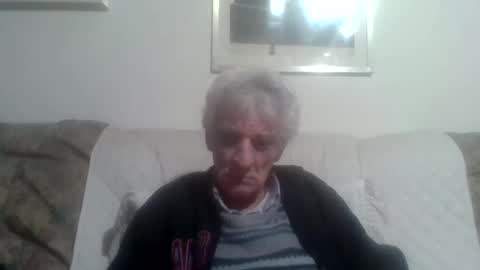 Snapshot of elmo191271 chatting on February 21, 12:22 am elmo191271 online show from February 21, 12:22 am