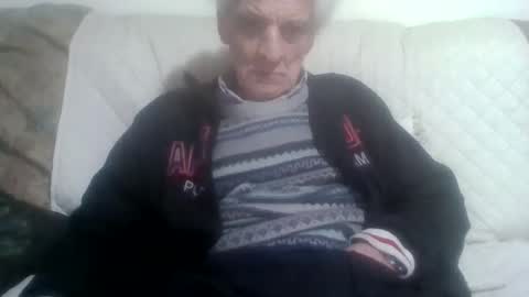 Snapshot of elmo191271 chatting on February 24, 5:49 am elmo191271 online show from February 24, 5:49 am