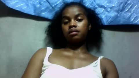 elodie228680 online show from June 5, 7:19 pm