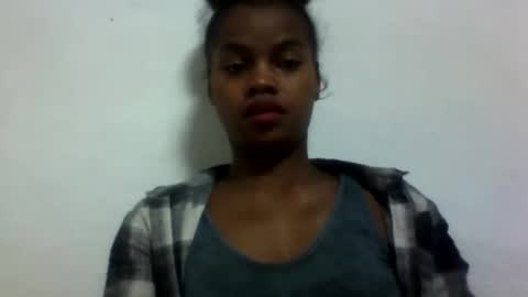 elodie228680 online show from June 9, 3:40 am