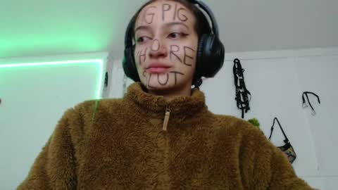 Chelsea  Please help me to reach 100 thumbs up online show from January 30, 4:37 am