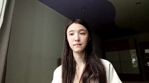 Snapshot of elouisevallian chatting on July 9, 2:15 am Elara online show from July 9, 2:15 am
