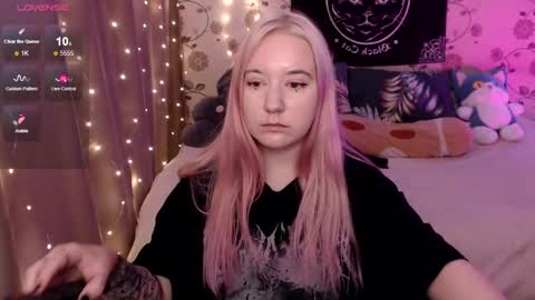 Snapshot of elovinora chatting on December 1, 8:09 pm Ela give me a thumbs up if you like it and this is important for the development of the account online show from December 1, 8:09 pm