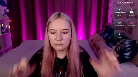 Snapshot of elovinora chatting on December 16, 6:27 pm Ela give me a thumbs up if you like it and this is important for the development of the account online show from December 16, 6:27 pm