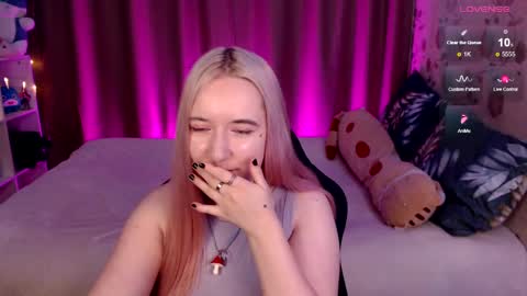 Snapshot of elovinora chatting on December 18, 6:57 pm Ela give me a thumbs up if you like it and this is important for the development of the account online show from December 18, 6:57 pm