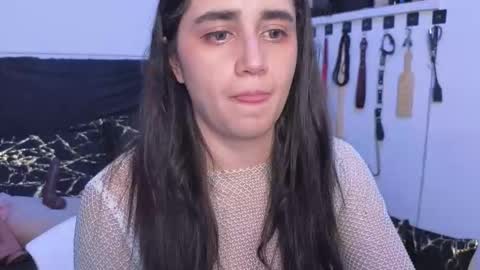 elowen_halley1 online show from November 8, 9:57 pm