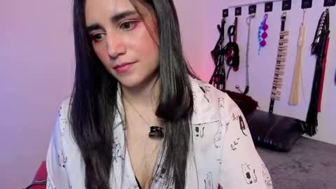 elowen_halley1 online show from April 13, 5:51 pm