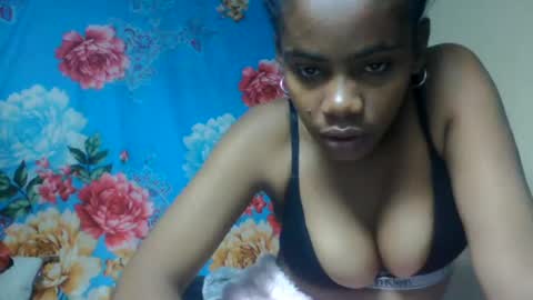 elphinez online show from August 1, 6:18 pm